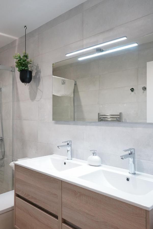 Apartaments La Rambla - Arbequina - 6 Persones كورنووديلا المظهر الخارجي الصورة